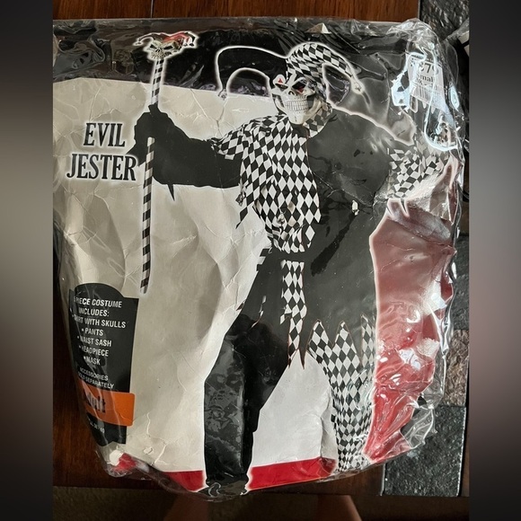 Evil Jester Clown Adult Halloween Costume With Mask Small 38 40 - Picture 1 of 5